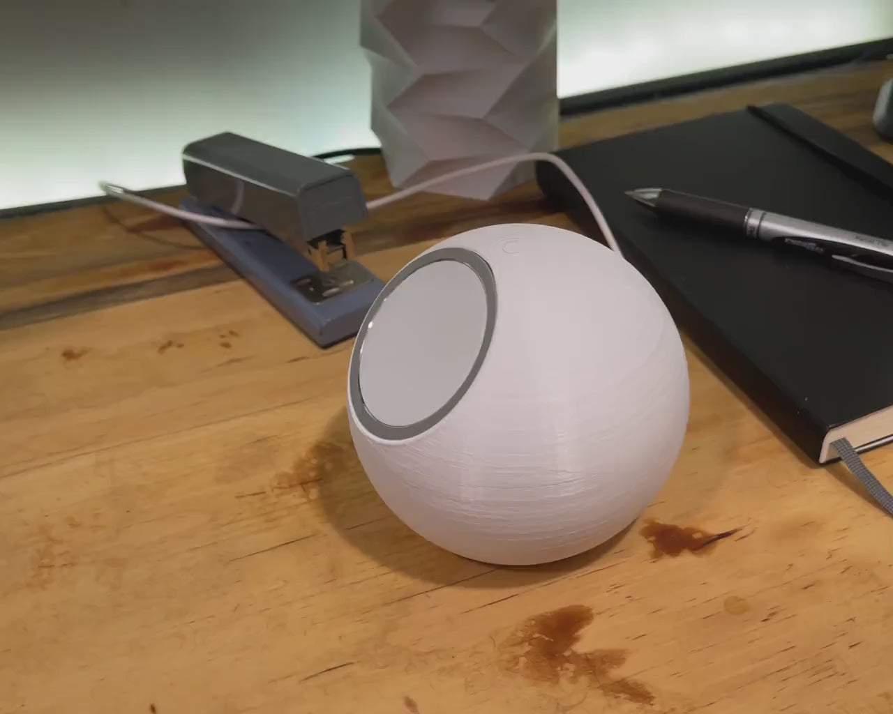 iPhone MagSafe Charger | Phone Desk Stand | Magsafe Dock | 3D Printed Globe